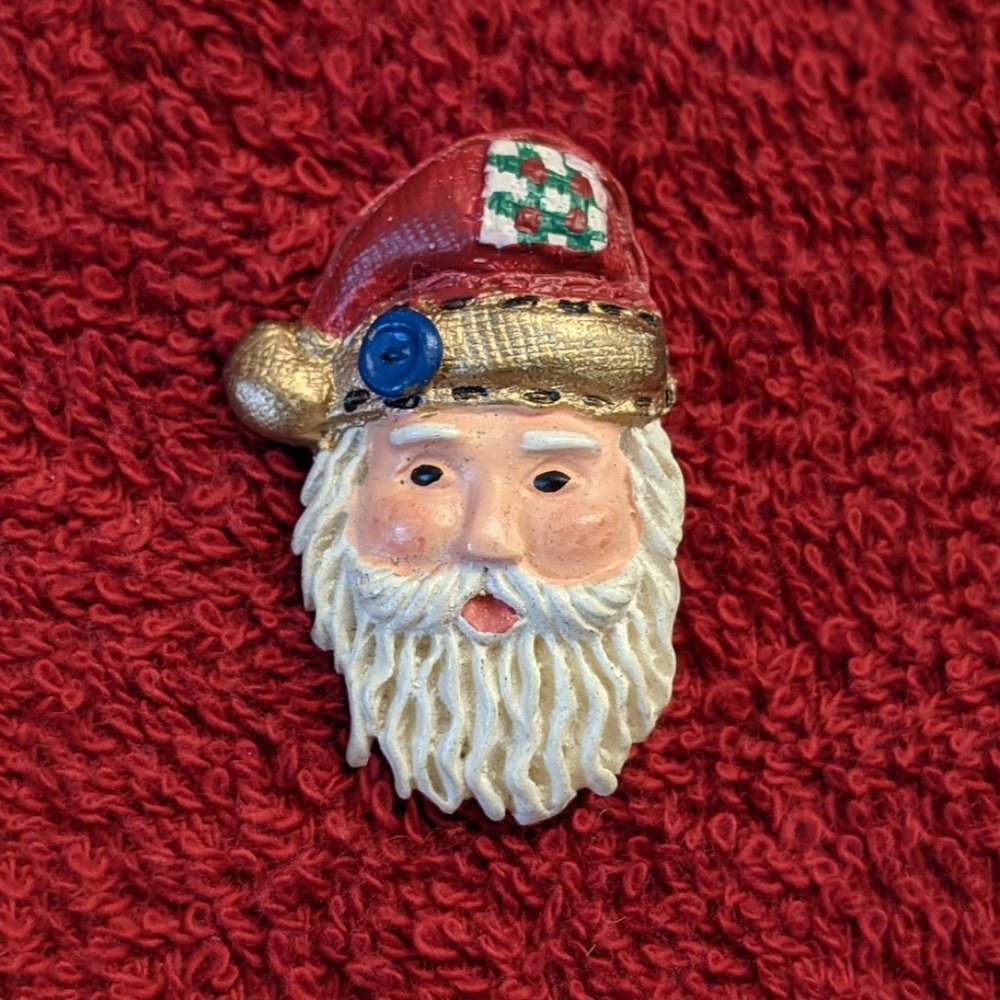 Vintage Folk Art Style Santa Claus Brooch Lapel Pin Christmas Holiday